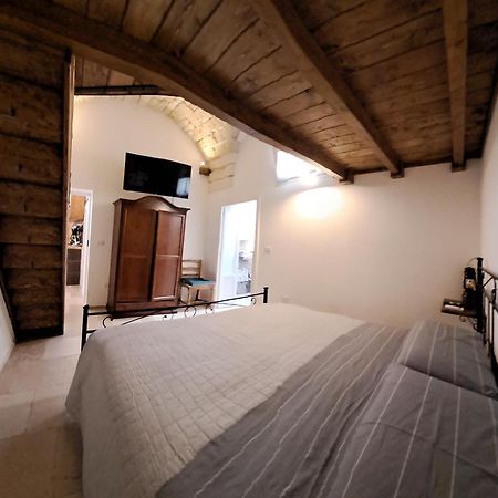 Petrakis House Hotel Остуни Екстериор снимка
