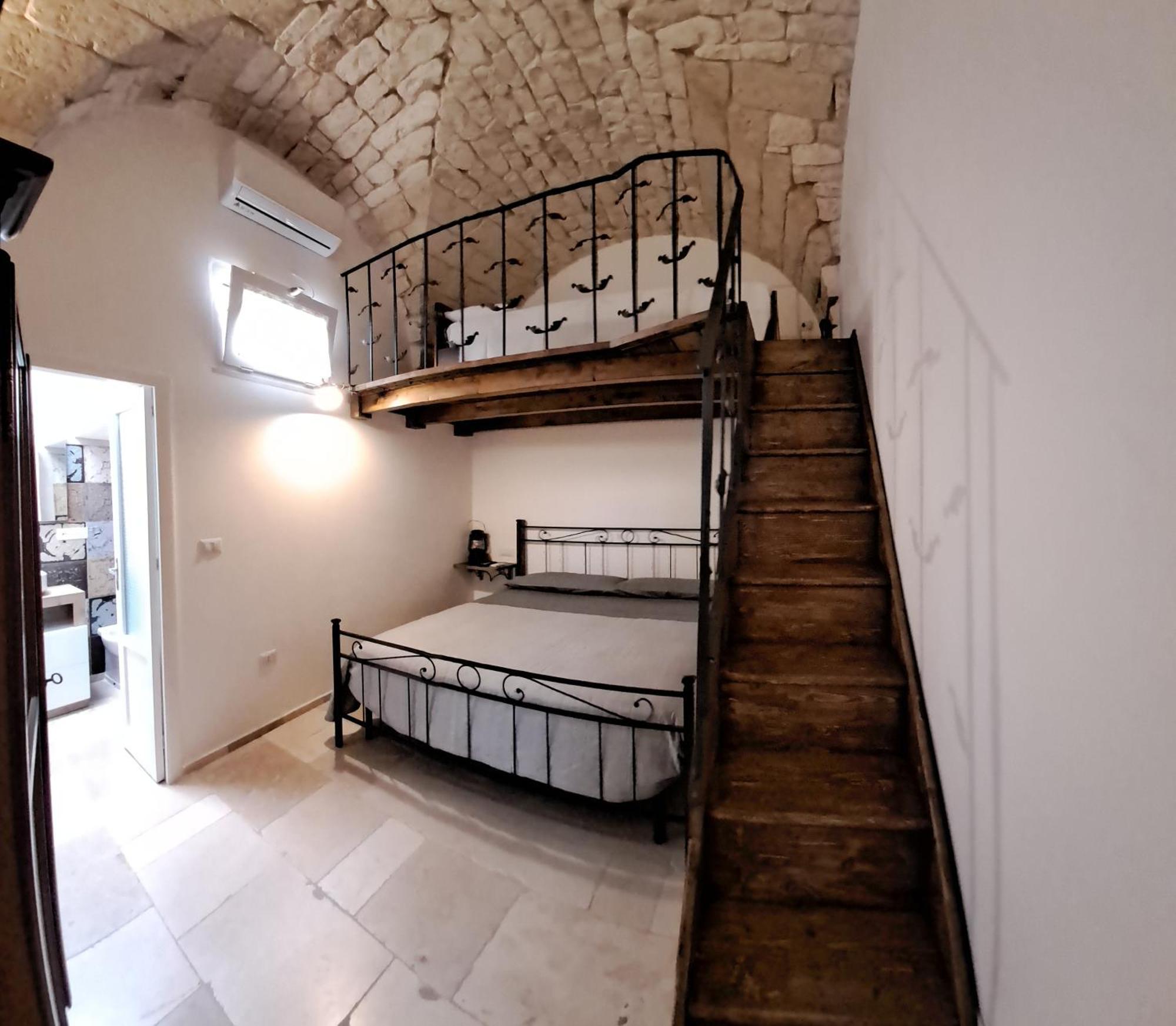 Petrakis House Hotel Остуни Екстериор снимка